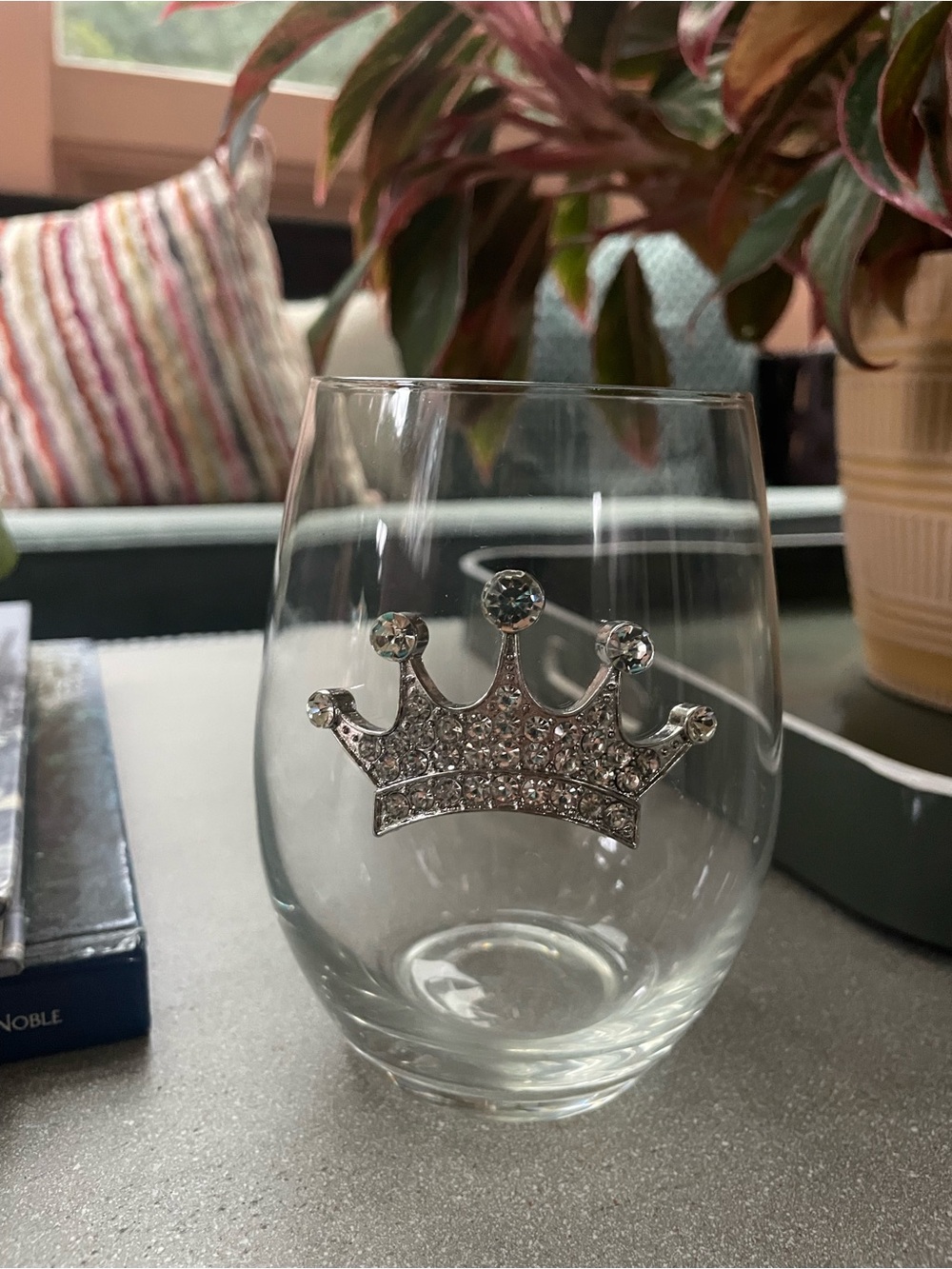 The Queens Jewels Tiara Jeweled Stemless Wine Glass Rhinestone Crown USA NWOB - Picture 3 of 4
